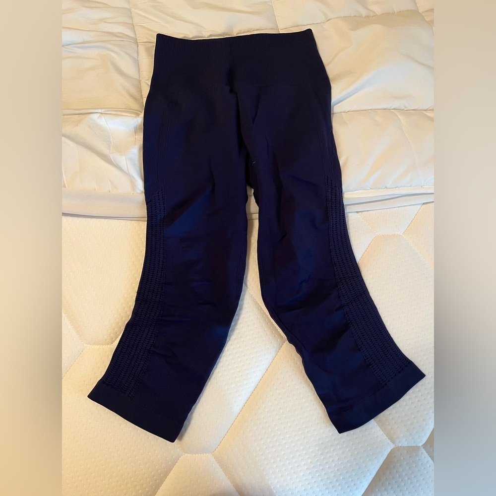Lululemon Ebb to Street Crop